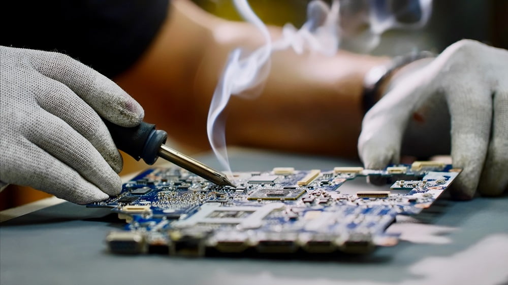 Soldering with tin